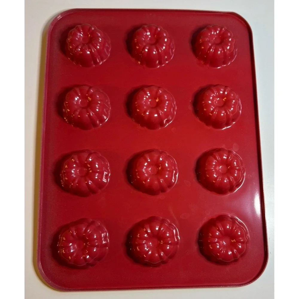 Nordic Ware Mini Bundt Cupcake Pan